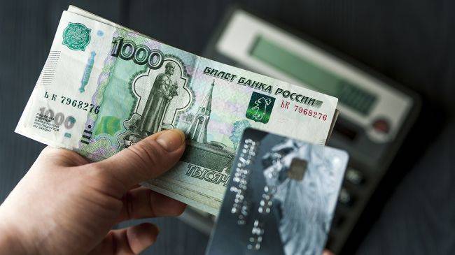 К каким последствиям приведут выплаты российским пенсионерам и силовикам — эксперты