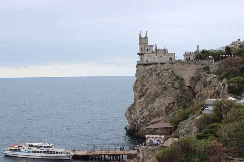 Песков: Крым не станет пунктом повестки дня на переговорах Путина и Зеленского