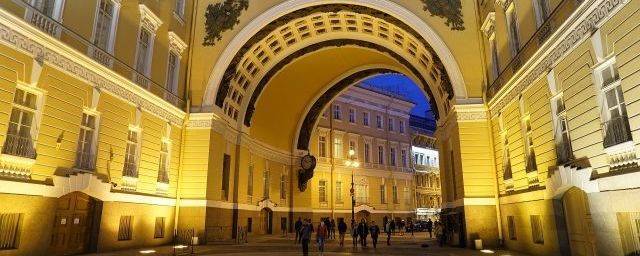 Корнеев: За шесть месяцев 2021 года Петербург посетили 184 тысячи иностранных туристов