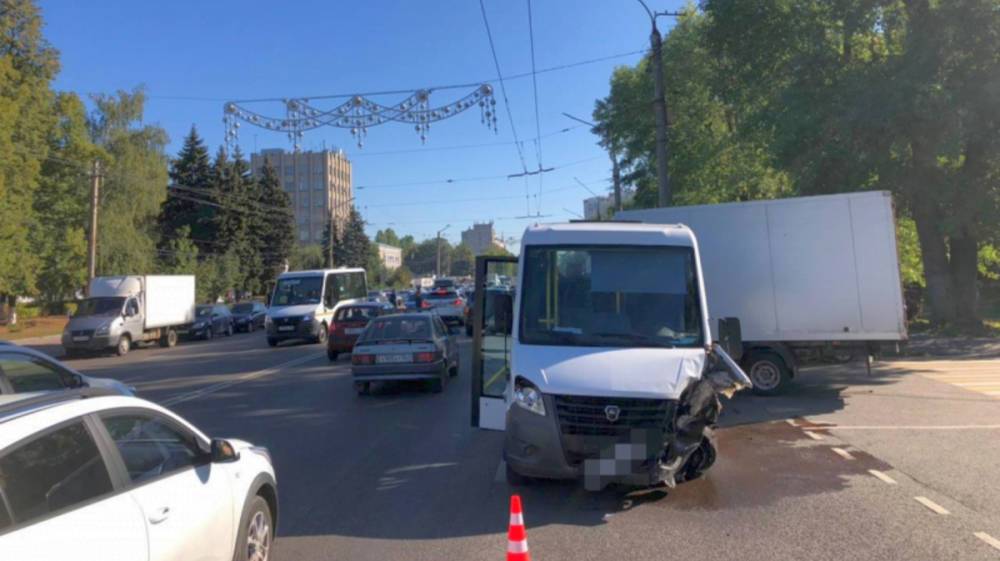 Массовым ДТП с маршруткой в Воронеже заинтересовались Следком и прокуратура