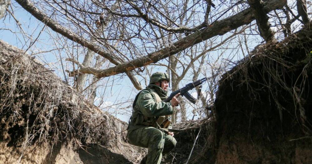 На Донбассе оккупанты дважды обстреляли позиции ВСУ и сбросили взрывчатку на Зайцево