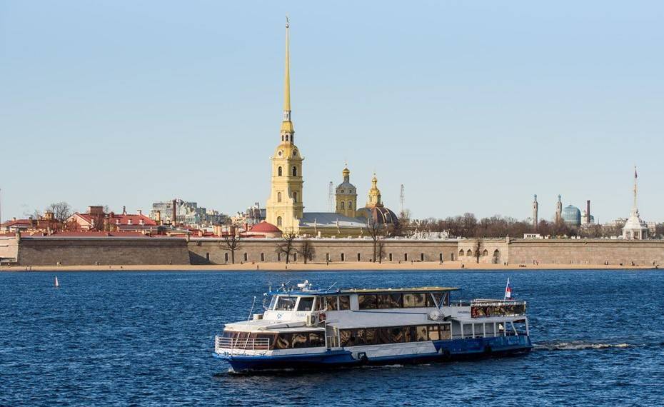 Экономика Петербурга получила от туристов 117 млрд рублей с начала года