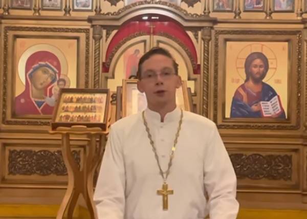 Священника, призвавшего Патриарха опубликовать декларацию о доходах, запретили в служении