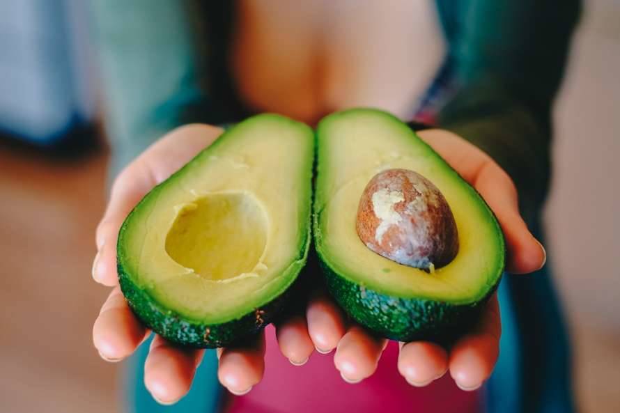 Как убрать жир на животе с помощью авокадо, рассказали диетологи