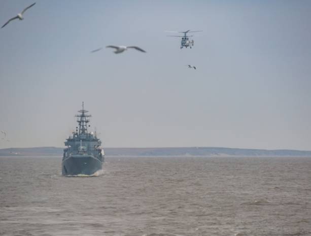 Корабли и суда арктической группировки Северного флота прибыли в порт Дудинка