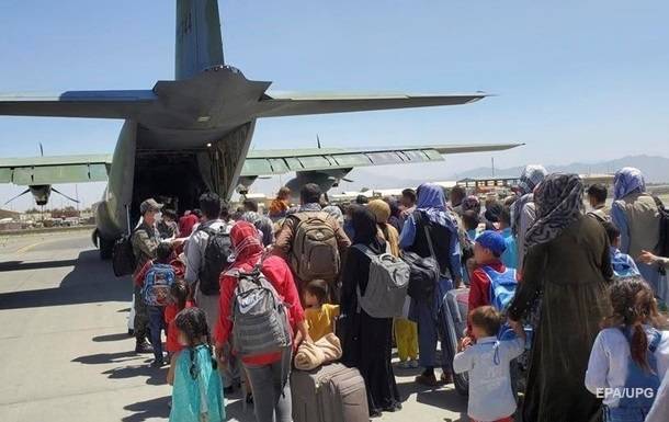 США договариваются с талибами о новых эвакуационных рейсах из Кабула