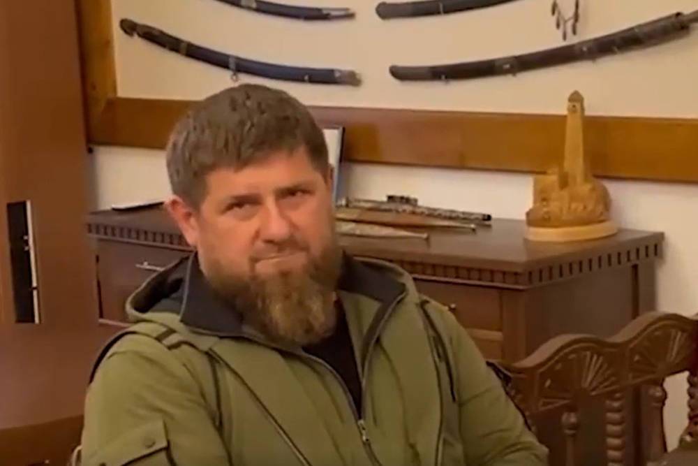 В Чечне объявили конкурс на лучшее изображение Кадыровых