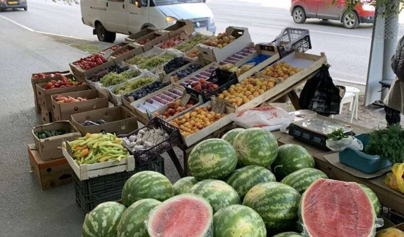 У нелегальных продавцов в Тюмени изъято 942 кг фруктов и овощей