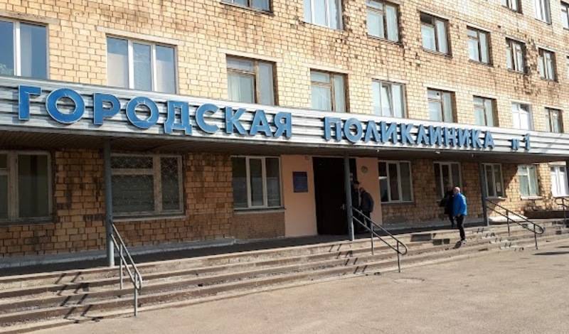 Житель Красноярска запер у себя дома и избил врача