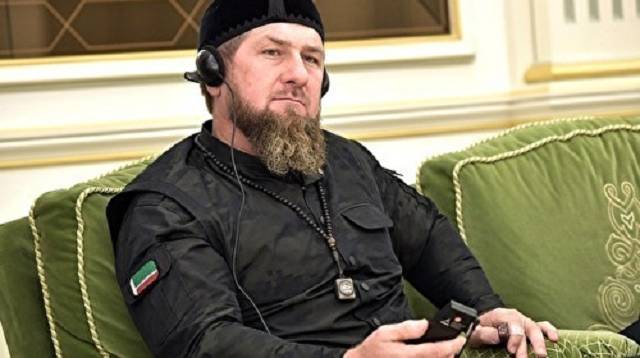 В Чечне объявили конкурс на лучший рисунок семьи Кадырова. Призеры получат по полмиллиона