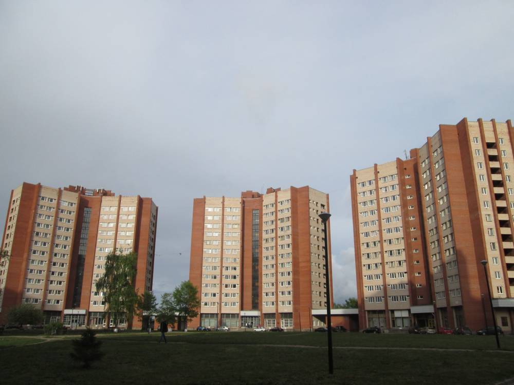 Студенты СПбГУ рассказали, что комендант общежития распродает оставленные в комнатах вещи