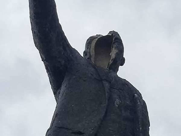 Коммунисты восстановят памятник Владимиру Ленину с отвалившимся лицом