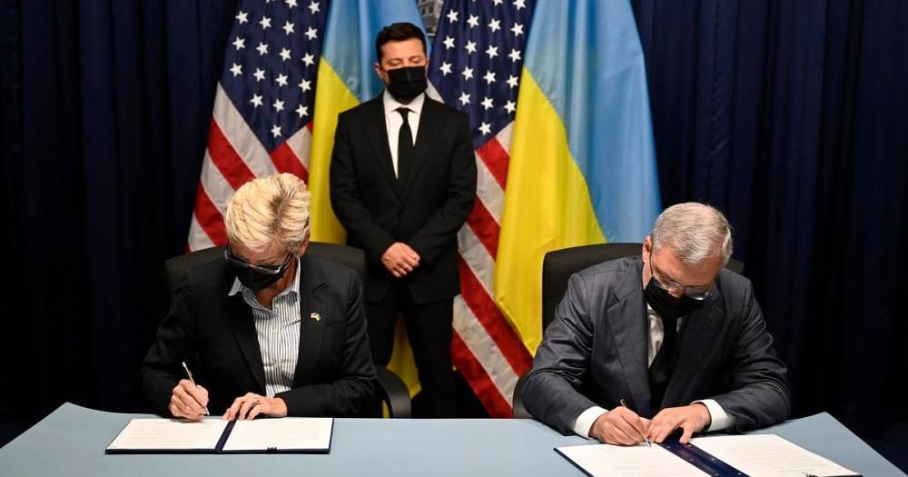 Политолог о минских соглашениях: Украина уже не ставит на Европу