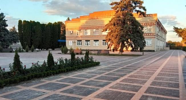 В Кавказском районе Краснодара благоустроили площадь у поселкового дома культуры