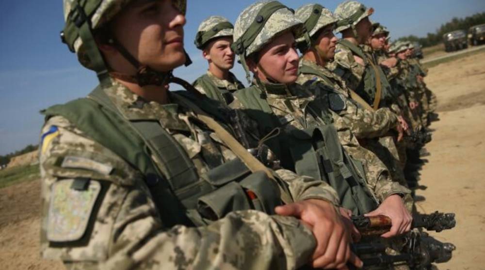 Украинские десантники провели учения возле аннексированного Крыма