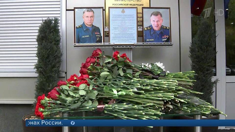 Главе МЧС Евгению Зиничеву, который погиб, спасая человека, присвоено звание героя России