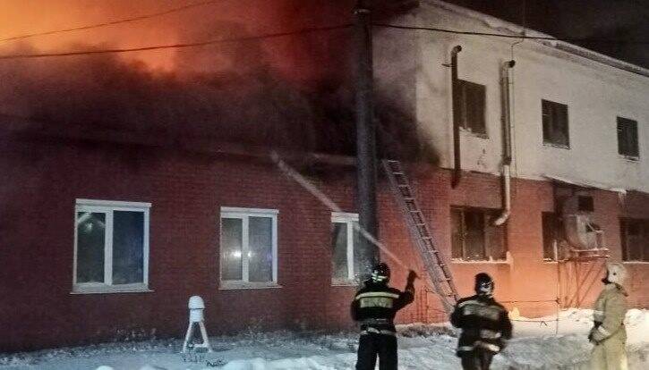 В новогоднюю ночь в Димитровграде сгорел мебельный цех