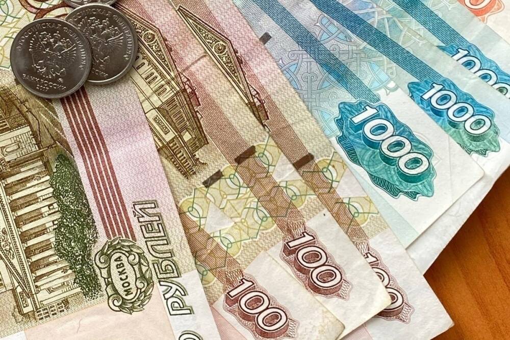 С 1 января 2022 года размер МРОТ в России составил 13 890 рублей