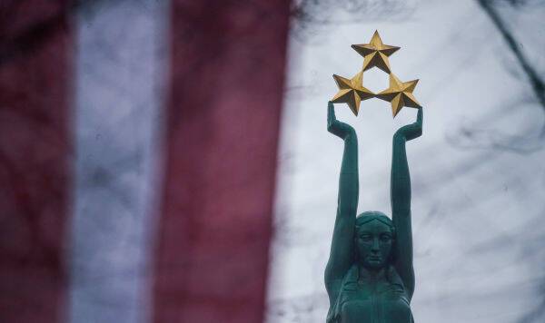 Семь раз отрежь: какими глупыми поступками отметились власти Латвии в прошлом году