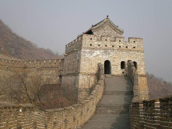 Из-за землетрясения обрушился участок Великой Китайской стены