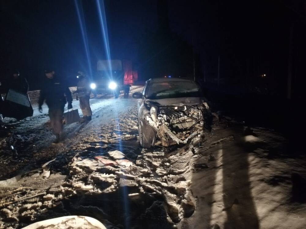 В ночном ДТП в Тверской области погиб водитель легковушки, еще один человек в больнице