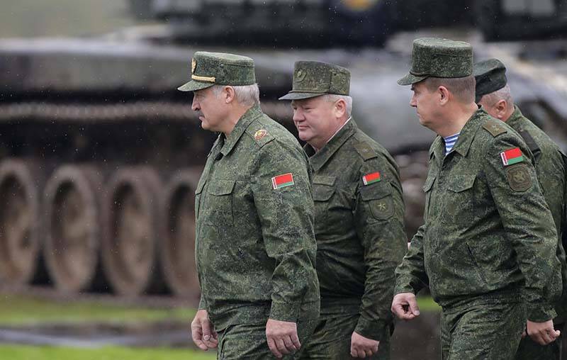 Лукашенко призвал отправить военную технику в Таджикистан