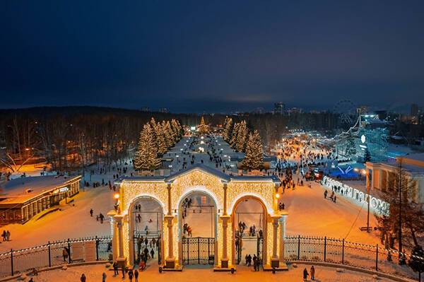 Около 40 тысяч екатеринбуржцев встретили Новый Год в парке Маяковского