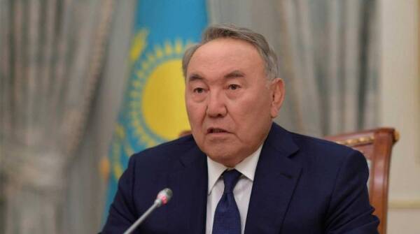 Пожизненный первый президент: как Назарбаев получил статус “Елбасы”