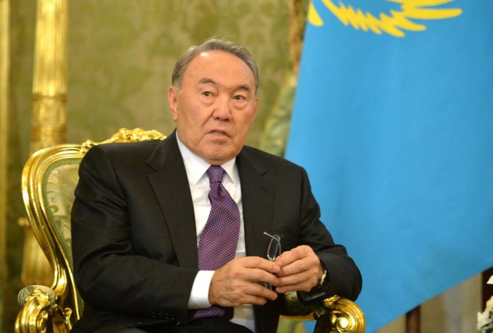 В сети появился список всех автомобилей экс-президента Казахстана Нурсултана Назарбаева