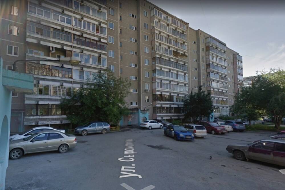 Коммунальный потоп произошел на улице Сыромолотова в Екатеринбурге