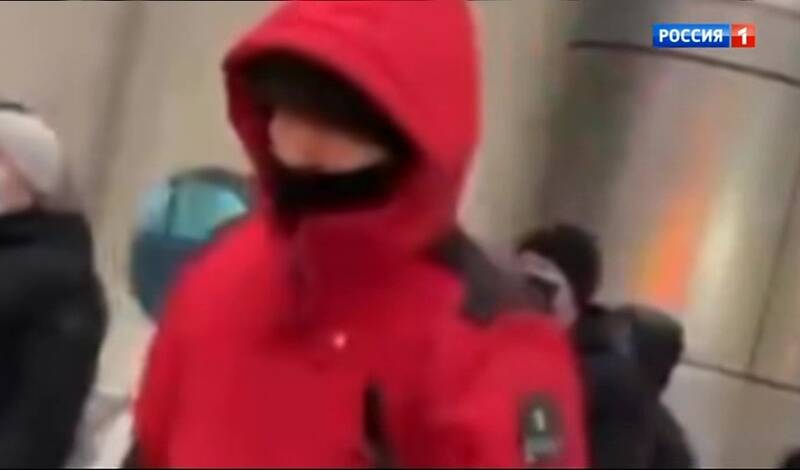 Красная куртка и кровь из ушей: кого Телевизор признал международными террористами