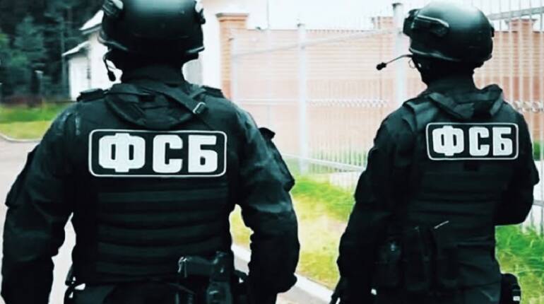 Сотрудники ФСБ в Петербурге накрыли три схрона с боеприпасами и взрывчаткой