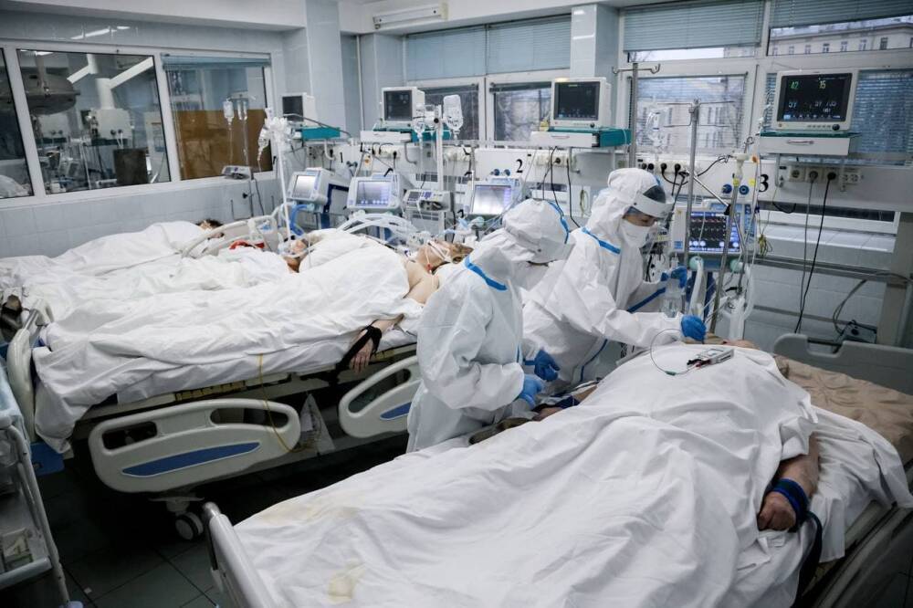 «Счет пойдет на сотни тысяч»: в России ожидают массовую вспышку коронавируса - Русская семерка