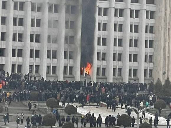 RFI: Адвокат из Казахстана Нурпеисов настаивает на необходимости отделить погромщиков от мирных граждан