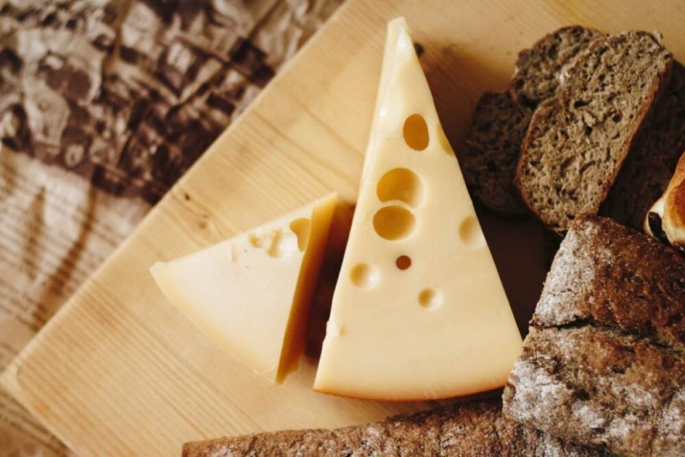 Диетолог объяснил, почему нельзя каждый день есть сыр