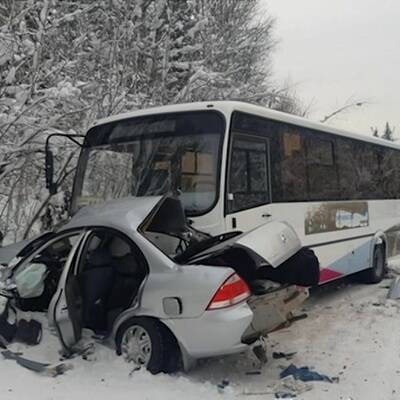 Среди погибших в ДТП автомобиля с автобусом в Красноярском крае – двое детей