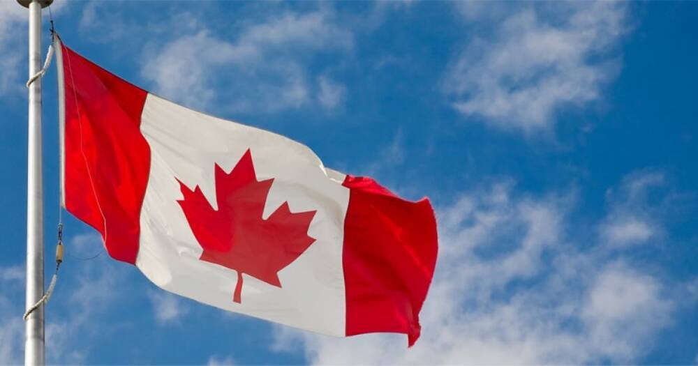 "Налог на здоровье": В Канаде начали собирать деньги с невакцинированных