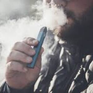 В Украине будут штрафовать за курение электронных сигарет в общественных местах