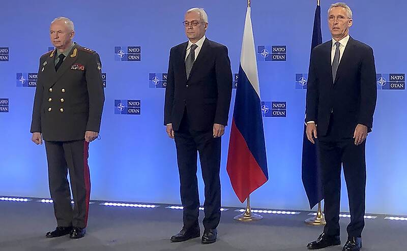 Замглавы МИД РФ прокомментировал переговоры Россия — НАТО