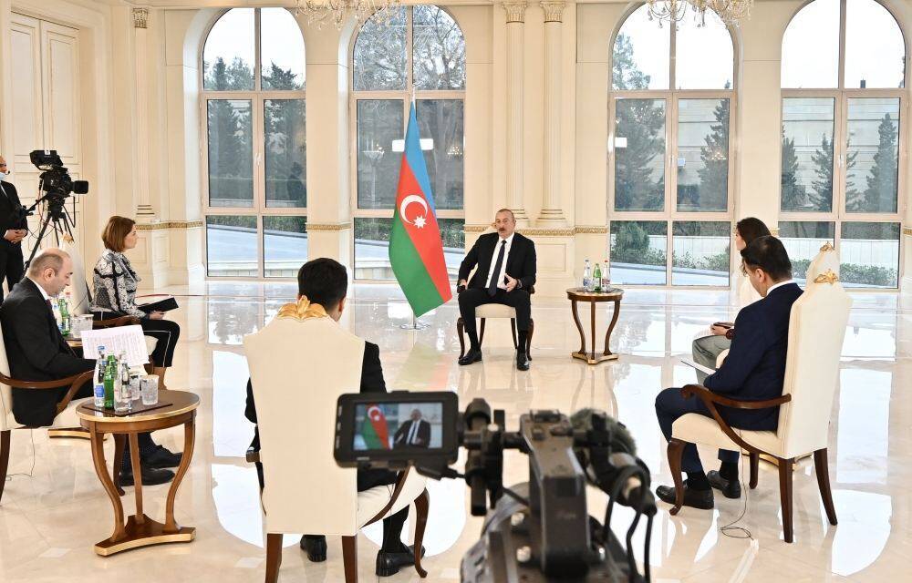 Президент Ильхам Алиев: Не надо утруждать себя ради двухминутного выступления на "саммите" за демократию