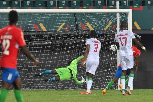 Очередной курьез на КАН: Организаторы трижды включили не тот гимн на матче Мавритания - Гамбия