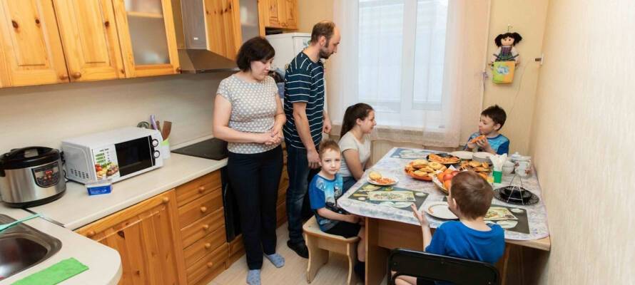 Шандалович рассказал, сколько семей с тройняшками купили квартиры за счет бюджета Карелии
