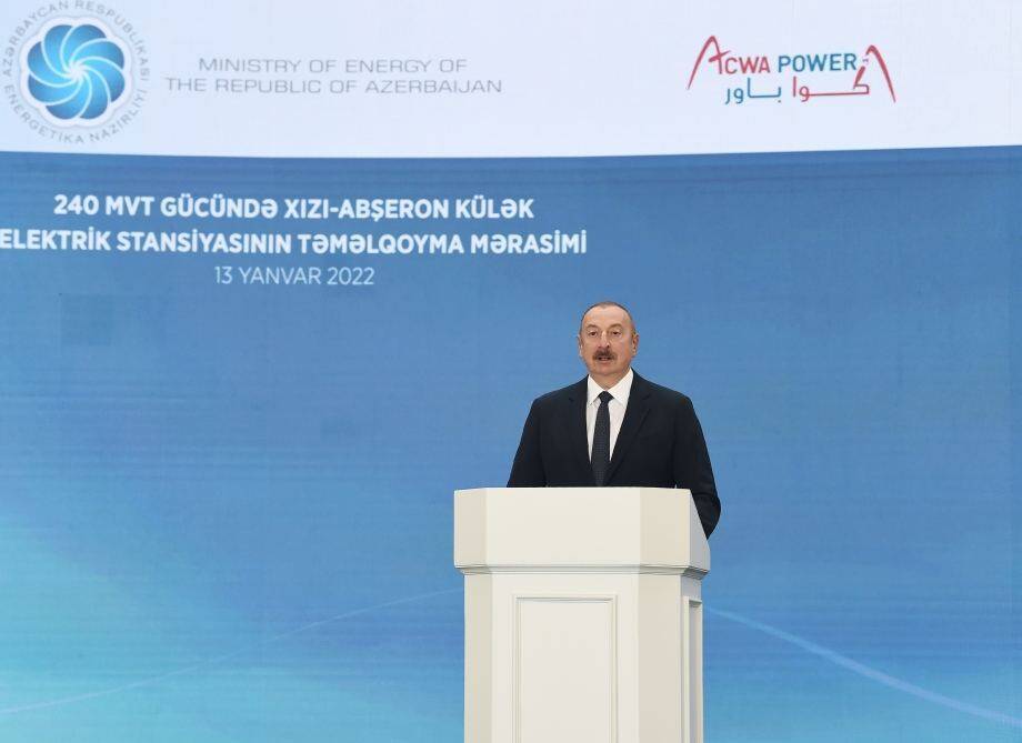 Президент Ильхам Алиев: Всего на освобожденных территориях возможно производство около 10 тысяч мегаватт возобновляемой ветровой и солнечной электроэнергии
