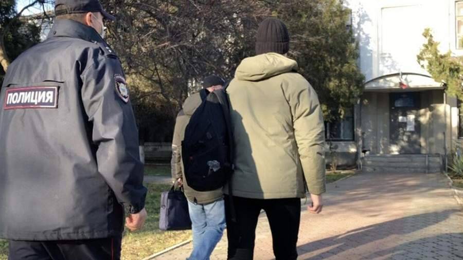 В Керчи задержали сообщившего о подготовке атаки на школу ученика