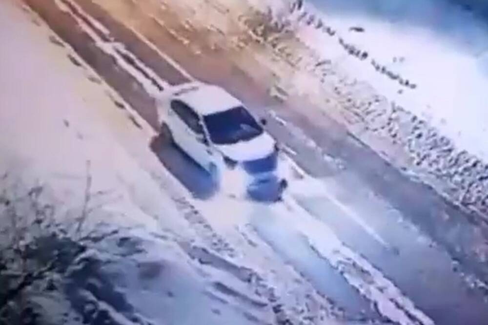 В Чебоксарах пьяный сотрудник автосервиса катался на машине клиента