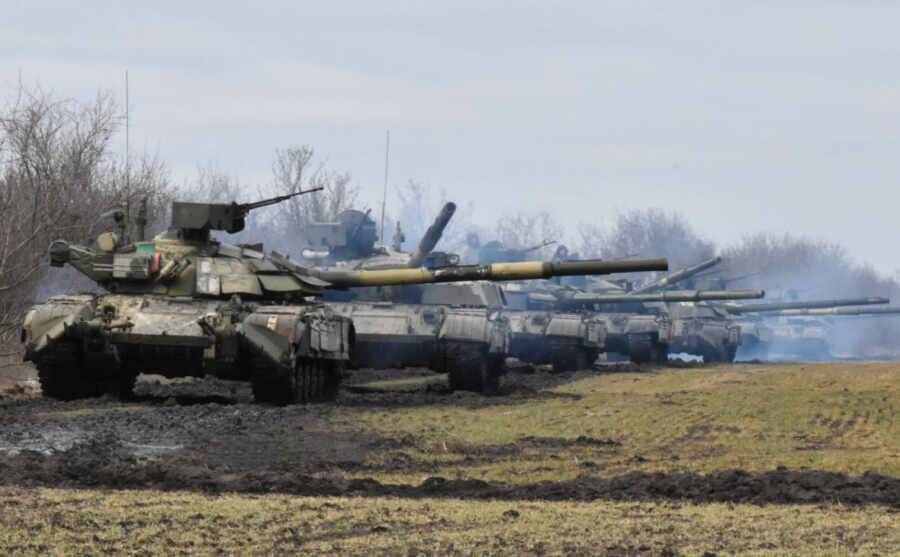 Украина провела военные учения вблизи границы с Крымом