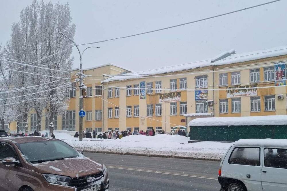 Бастрыкин дал поручение заняться массовым «минированием» школ в Саратове: не исключен иностранный след