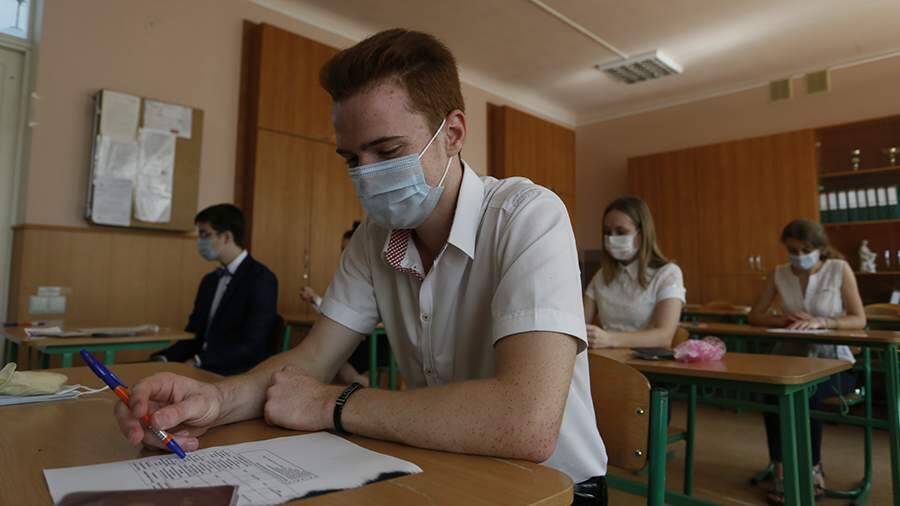 В украинских школах введут предмет «Защита Украины»