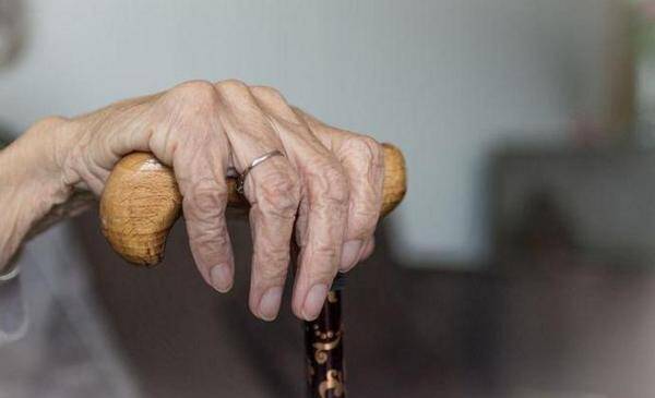 Обнаружен труп 84-летней женщины с выколотыми глазами