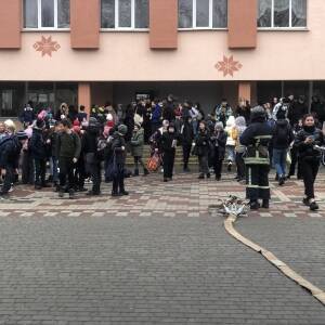 В Бердянске снова сообщили о минировании школ